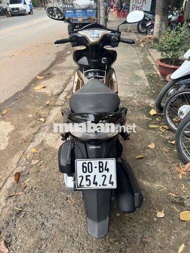 Honda Air Blade 125 vàng đen