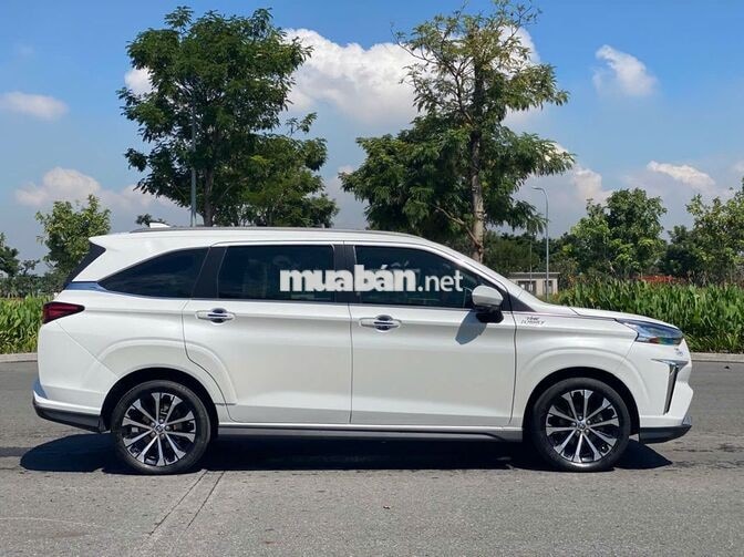 Toyota Veloz 2025 TOP 28.000km Trắng full hãng