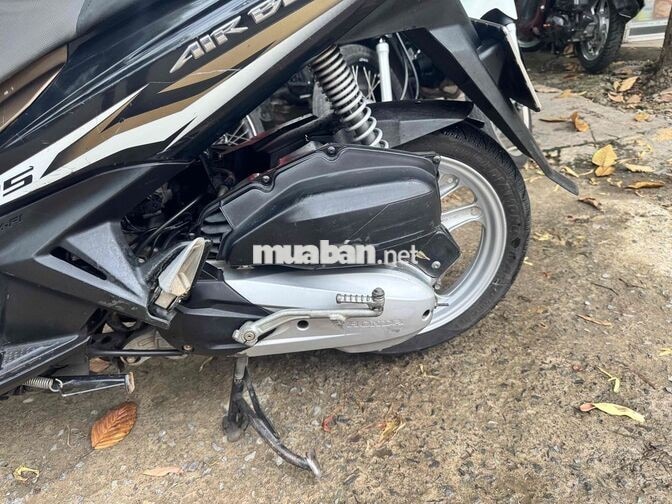 Honda Air Blade 125 vàng đen