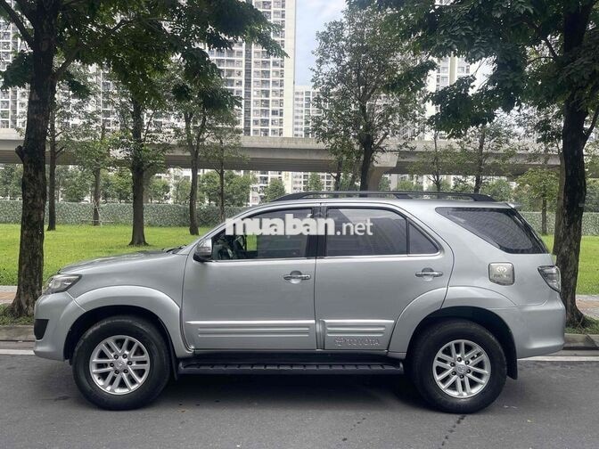 Toyota Fortuner 2012 mẫu mới 2013 xăng 1 cầu