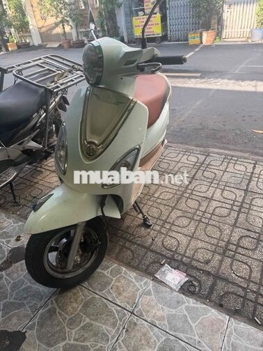 SYM Attila V 125cc màu trắng