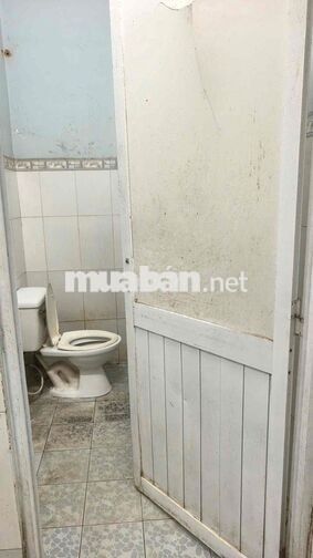 cho thuê nhà mặt tiền liên ấp 26 khu sầm uất gần chợ buôn bán sạch sẽ