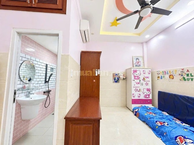 Cô Mai cần bán gấp căn nhà hẻm 5M đường Phan Xích Long Quận Phú Nhuận 