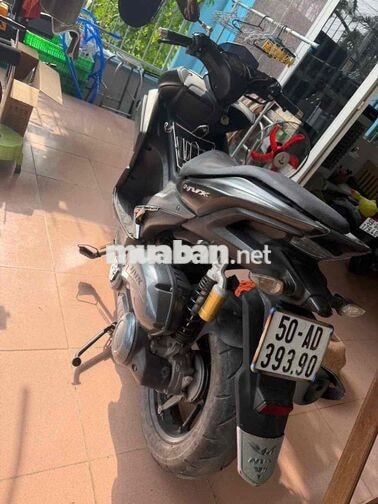 YAMAHA NVX 155 MÀU ĐEN