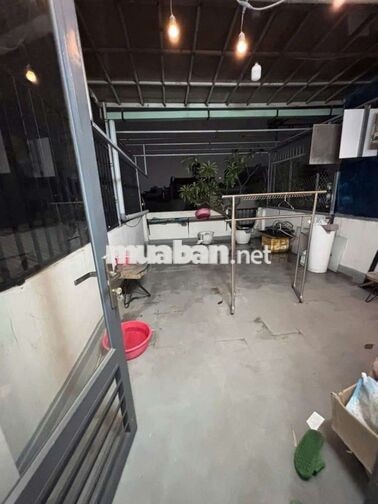 nhà mới sạch sẽ full nội thất 
