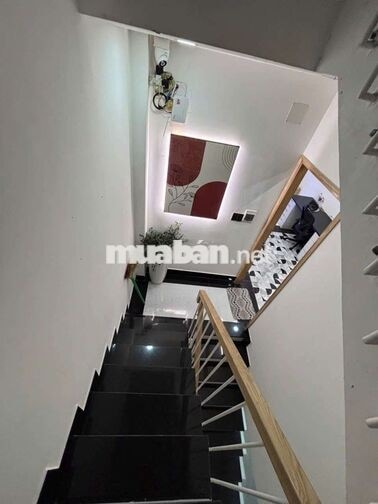 nhà mới sạch sẽ full nội thất 