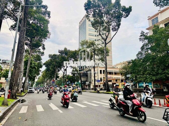 🔥 TÒA NHÀ TRẦN HƯNG ĐẠO QUẬN 1 – 5 TẦNG, 280M² SÀN, CÓ SÂN THƯỢNG ✨