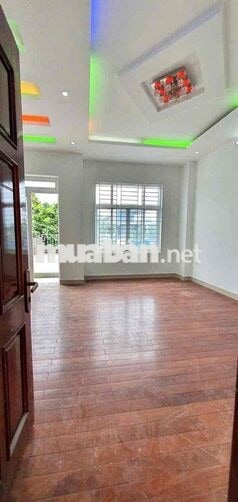 Cho Thuê Nhà 3 Tầng-Hẻm Xe Tải,Đs.11,p.HBP Giá 15tr TL