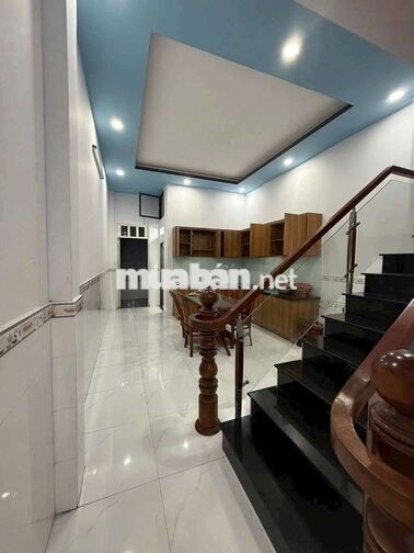 NHÀ GẦN NGÃ TƯ GA, TRỆT, 2 LẦU, 3PN, 4WC, SÂN THƯỢNG, HẺM XE HƠI 