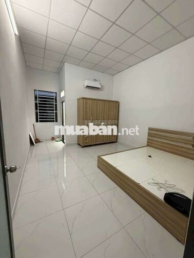 NHÀ GẦN NGÃ TƯ GA, TRỆT, 2 LẦU, 3PN, 4WC, SÂN THƯỢNG, HẺM XE HƠI 