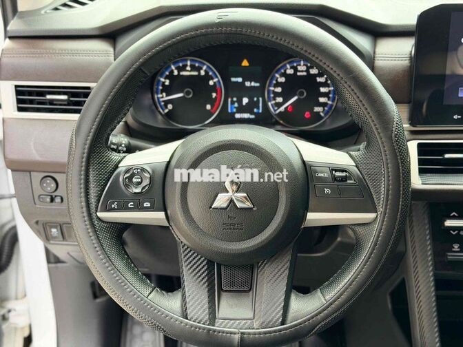 Mitsubishi Xpander 2022 Premium trắng