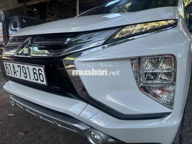Mitsubishi Xpander 7 chỗ Tự động Trắng