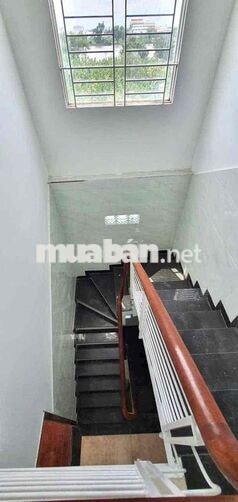 Cho Thuê Nhà 3 Tầng-Hẻm Xe Tải,Đs.11,p.HBP Giá 15tr TL