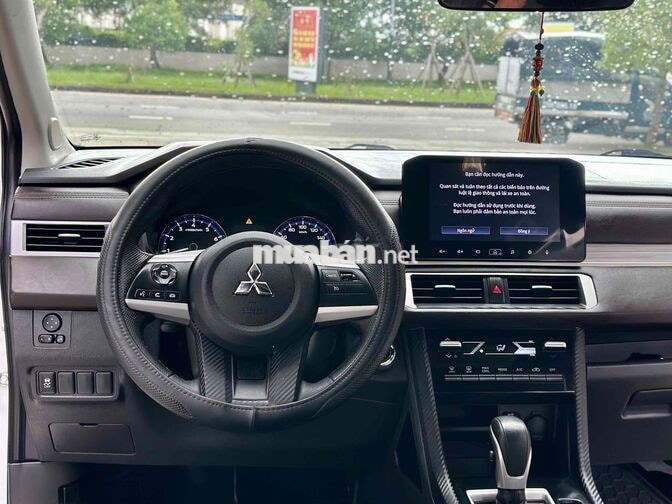 Mitsubishi Xpander 2022 Premium trắng