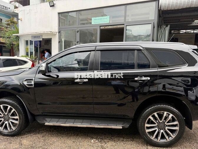 Ford Everest Titanium 2020 2.0L 4x2AT Đen