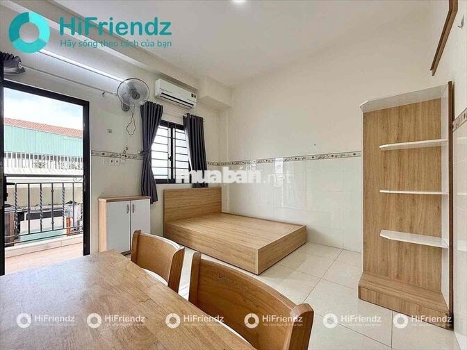 STUDIO BAN CÔNG - HẦM XE THANG MÁY BẢO VỆ - NGAY CHỢ HOÀNG HOA THÁM