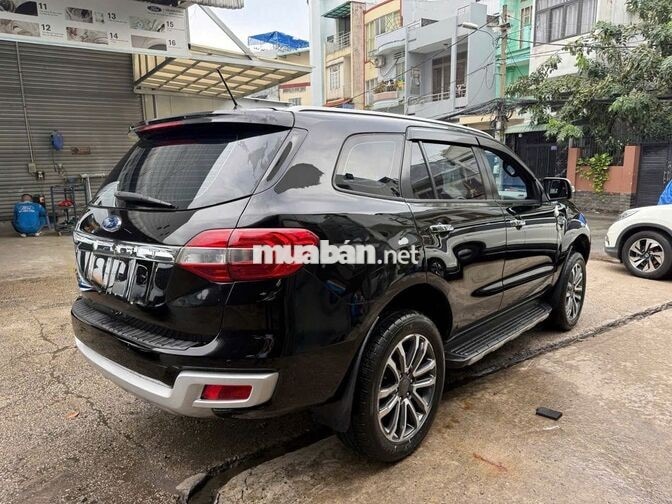Ford Everest Titanium 2020 2.0L 4x2AT Đen