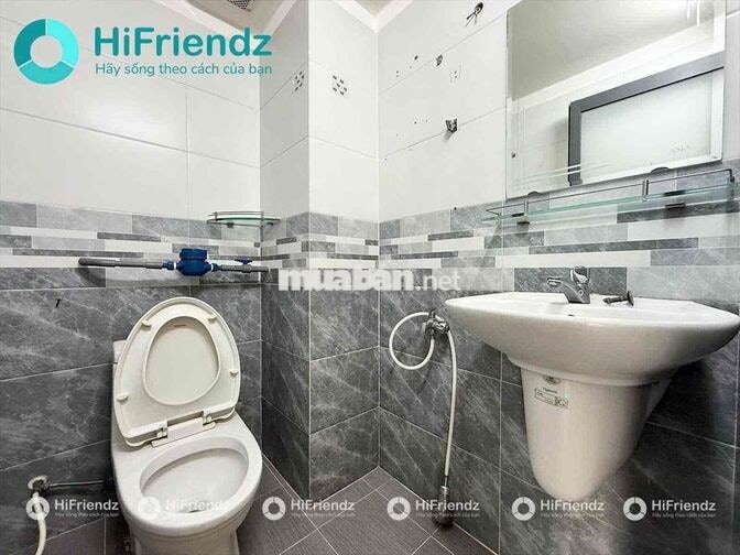 STUDIO BAN CÔNG - HẦM XE THANG MÁY BẢO VỆ - NGAY CHỢ HOÀNG HOA THÁM
