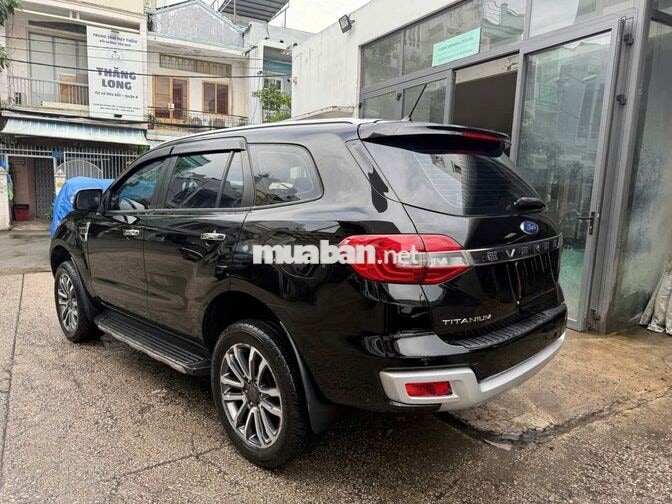 Ford Everest Titanium 2020 2.0L 4x2AT Đen