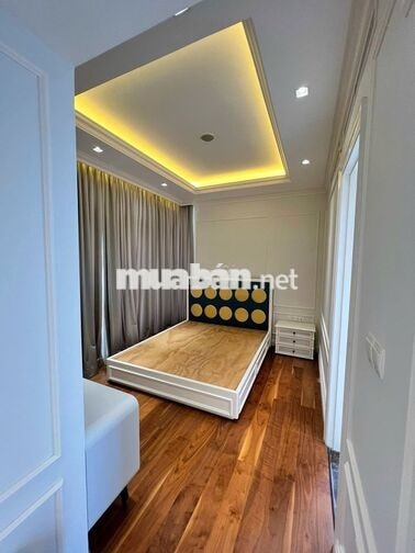 CHO THUÊ PENTHOUSE STARHILL PHÚ MỸ HƯNG - 4 PHÒNG NGỦ - GIÁ 85 TR/TH