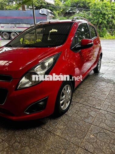 Chevrolet Spark LT Số sàn 5 chỗ Đỏ