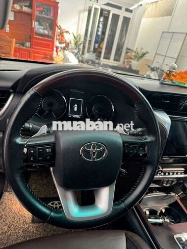 Toyota Fortuner 2018 Xăng Tự động 30000 km Bạc