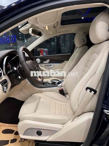 Mercedes-Benz GLC 300 Model 2019 50.000 Miles