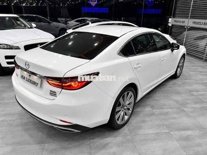 Mazda 6 Model 2025 2.0 Premium 37.000km Trắng/ Đen