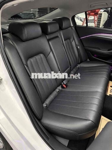 Mazda 6 Model 2025 2.0 Premium 37.000km Trắng/ Đen