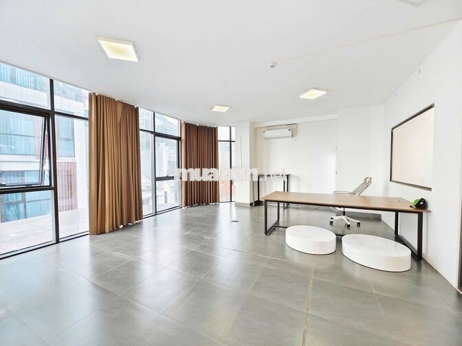 Cho thuê văn phòng Nguyễn Hy Quang lô góc 105m2 chỉ 19tr5