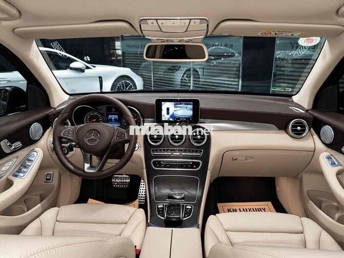 Mercedes-Benz GLC 300 Model 2019 50.000 Miles