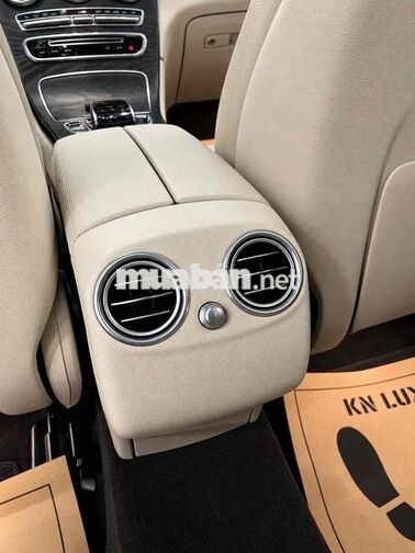 Mercedes-Benz GLC 300 Model 2019 50.000 Miles