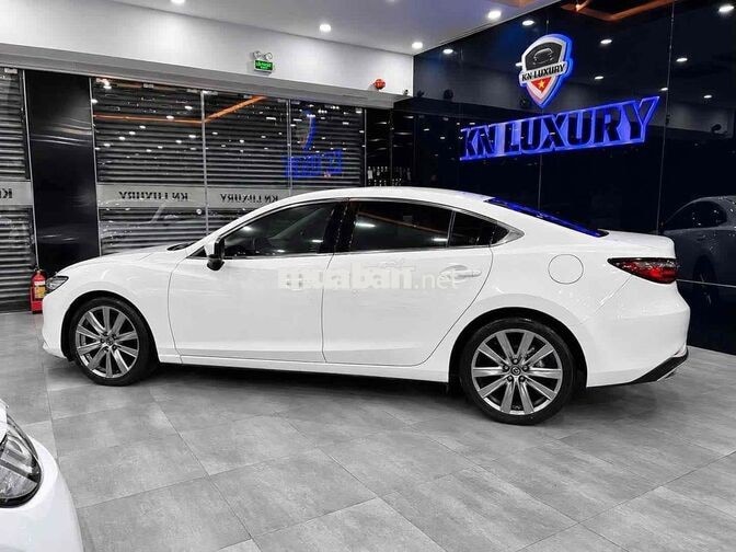 Mazda 6 Model 2025 2.0 Premium 37.000km Trắng/ Đen