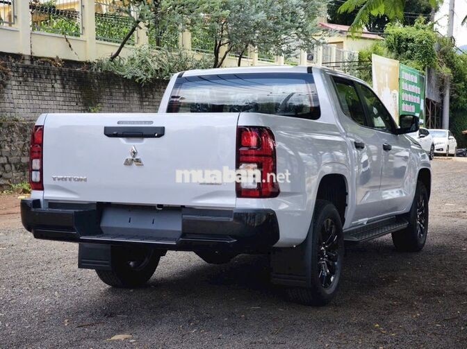 Mitsubishi Triton 4WD AT 2 Cầu Số Tự Động