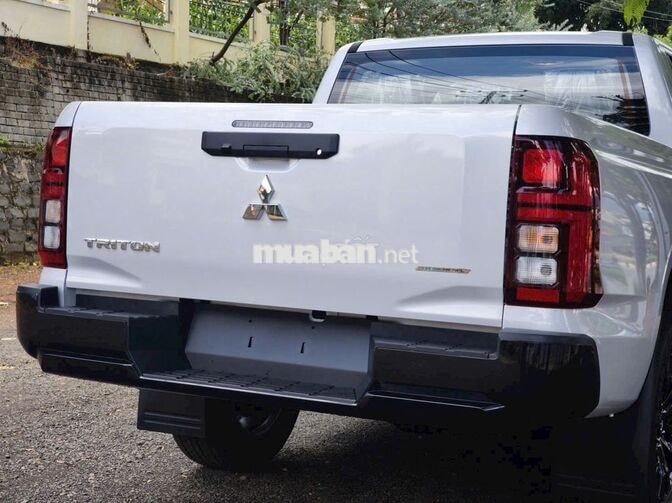 Mitsubishi Triton 4WD AT 2 Cầu Số Tự Động