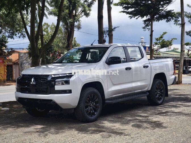 Mitsubishi Triton 4WD AT 2 Cầu Số Tự Động