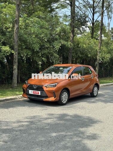 Toyota Wigo 2024 Tự động màu Cam 12.000 km