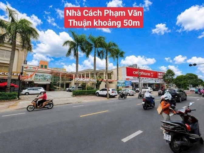 BÁN NHÀ 1 triệt 2 lầu TT BIÊN HÒA NGAY SIÊU THỊ COOPMART PHẠM VĂN