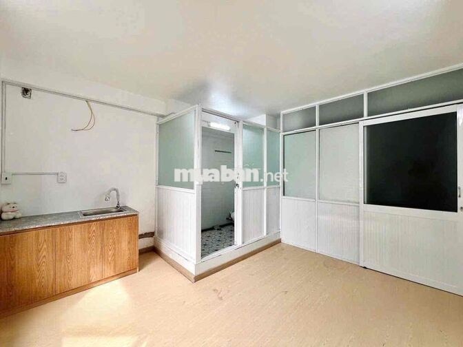 MÁY LẠNH - MÁY GIẶT RIÊNG - NGAY BỐN XÃ - CỬA SỔ TRỜI