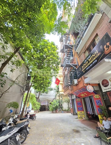 Cần Bán và Cho thuê nhà 3 mặt đường Ngọc Hồi