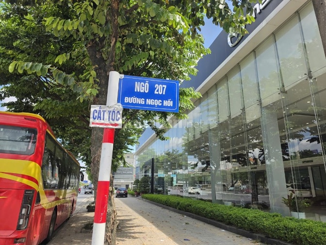 Cần Bán và Cho thuê nhà 3 mặt đường Ngọc Hồi