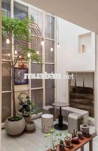 NGANG 5M - MANG ĐẬM PHONG CÁCH ÂU - MB 158/18 NHUYỄN CÔNG TRỨ, QUẬN 1