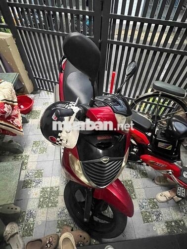 Honda SH 150i màu đỏ