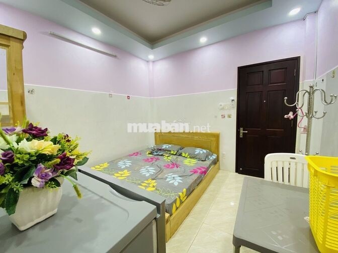Phòng Full Nội thất, siêu thoáng ngay 183 Tôn Thất Thuyết Q4 Giá rẻ