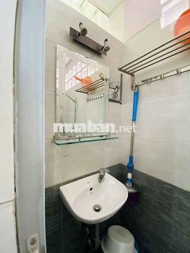 Phòng Full Nội thất, siêu thoáng ngay 183 Tôn Thất Thuyết Q4 Giá rẻ