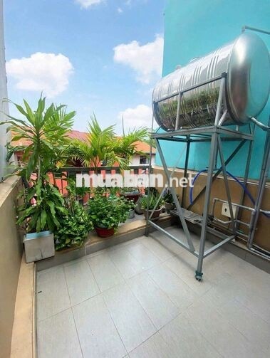 Q10- Nhà đẹp mới cho thuê NC - HXH - 3 lầu+ ST + có máy lạnh 