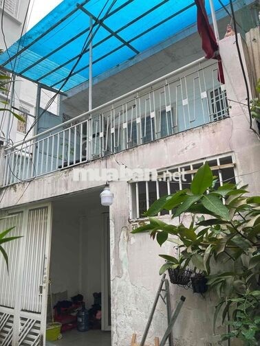 Cần cho thuê gấp nhà nguyên căn. đường Nguyễn văn đậu p11. bt