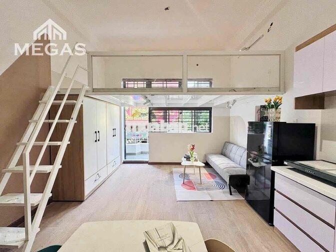 CHO THUÊ CĂN HỘ DUPLEX BAN CÔNG NGAY QUẬN 10 - GẦN CẦU VƯỢT 3/2