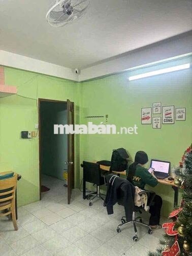 Nhà CMT8 Quận 10 40 m² 3 Tầng 4 PN - Hẻm Gần 4M - 15 Triệu