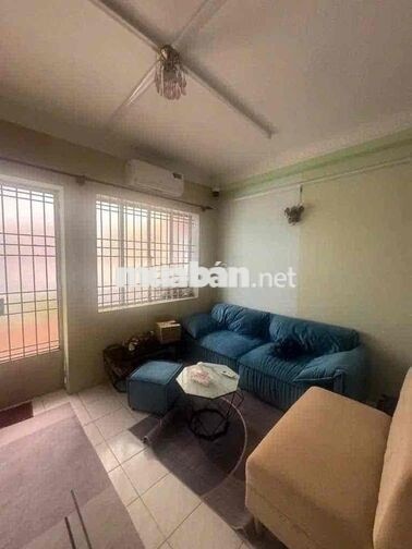 Nhà CMT8 Quận 10 40 m² 3 Tầng 4 PN - Hẻm Gần 4M - 15 Triệu